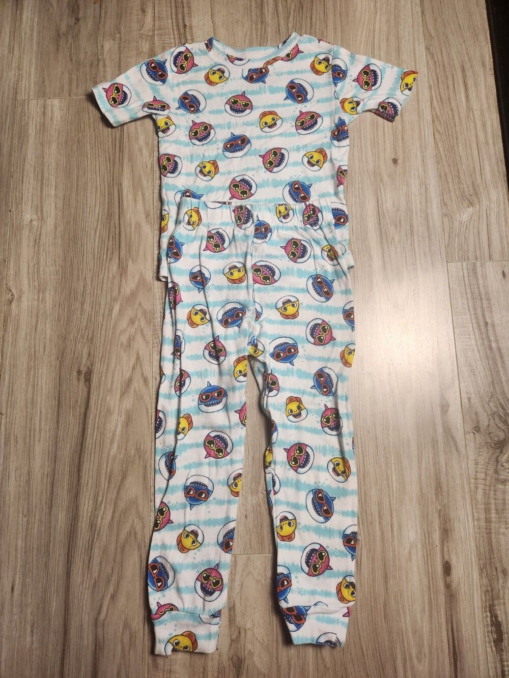 Pinkfong Baby Shark 5T 2-Piece Pajama Set Short Sleeve Knit Cotton PJs